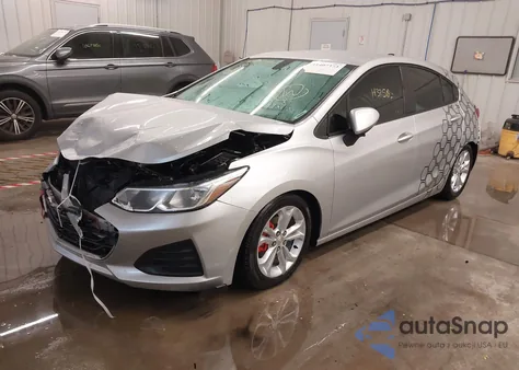 2019 Chevrolet Cruze Ls z USA, uszkodzony, nr VIN 3G1BC6SM9KS588889